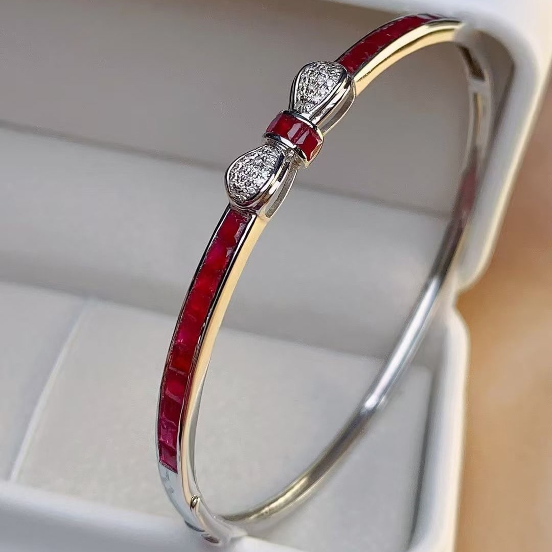 14k Gold 3.85 Ct Natural Ruby & Diamond Bangle: Ref:230997047 // gold content:14k gold // main gemstone:ruby // shape:princess // carat weight:3. 85ct // color:pigeonblood red // treatment:natural // // adjacent gemstone 2 : diamond // number of