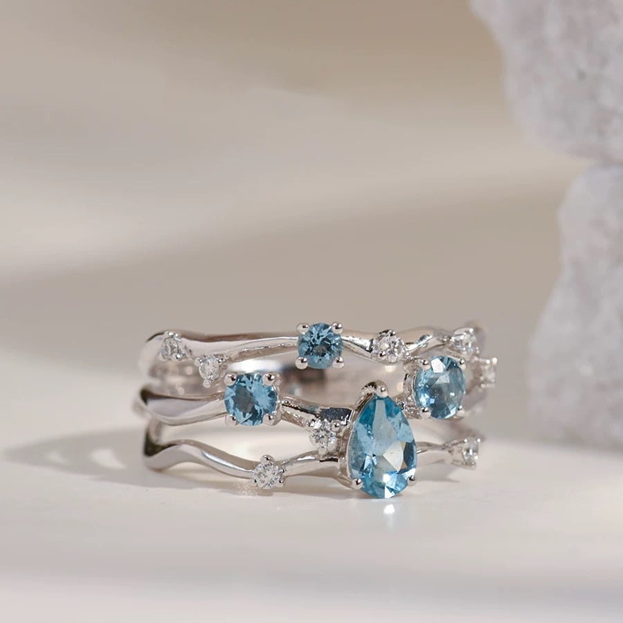 14k Gold 0.79 Ctw Natural Aquamarine & Diamond Ring: Ref:230997038 // gold content:14k gold // ring size:7. 25us // // main gemstone:aquamarine // shape:multiply // carat weight:0. 69ct // color:santa maria color // treatment:natural // // adjacent