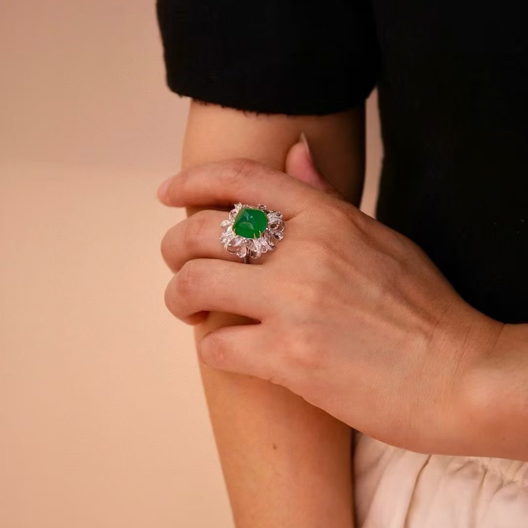 14k Gold 6.8 Ct Vivid Green Natural Emerald & Diamond Ring - 6