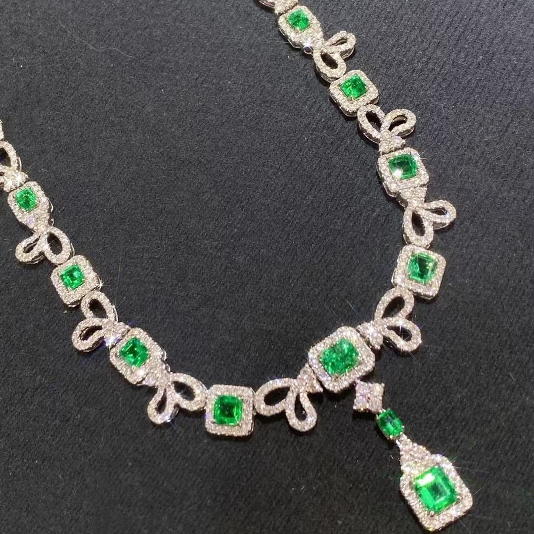 14k Gold 8.86 Ctw Vivid Green Natural Emerald & Diamond Necklace - 2