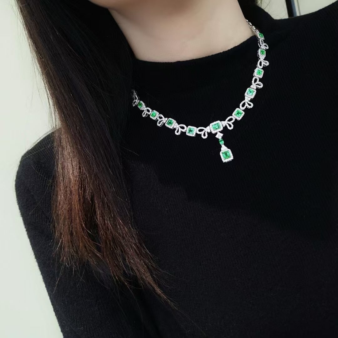 14k Gold 8.86 Ctw Vivid Green Natural Emerald & Diamond Necklace - 4