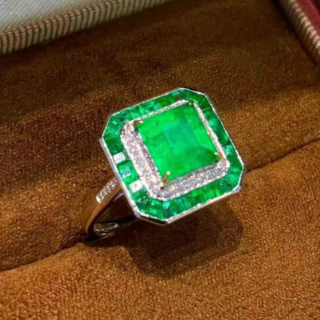 14k Gold 3 Ct Vivid Green Natural Emerald & Diamond Ring: Ref:230997060 // gold content:14k gold // ring size:7. 25us // // main gemstone:emerald // shape:rectangle // carat weight:3ct // color:vivid green // treatment:natural // // adjacent gemstone 2 :