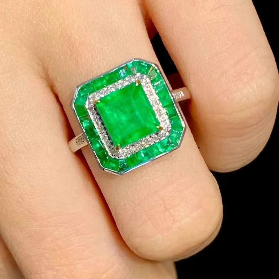 14k Gold 3 Ct Vivid Green Natural Emerald & Diamond Ring - 3