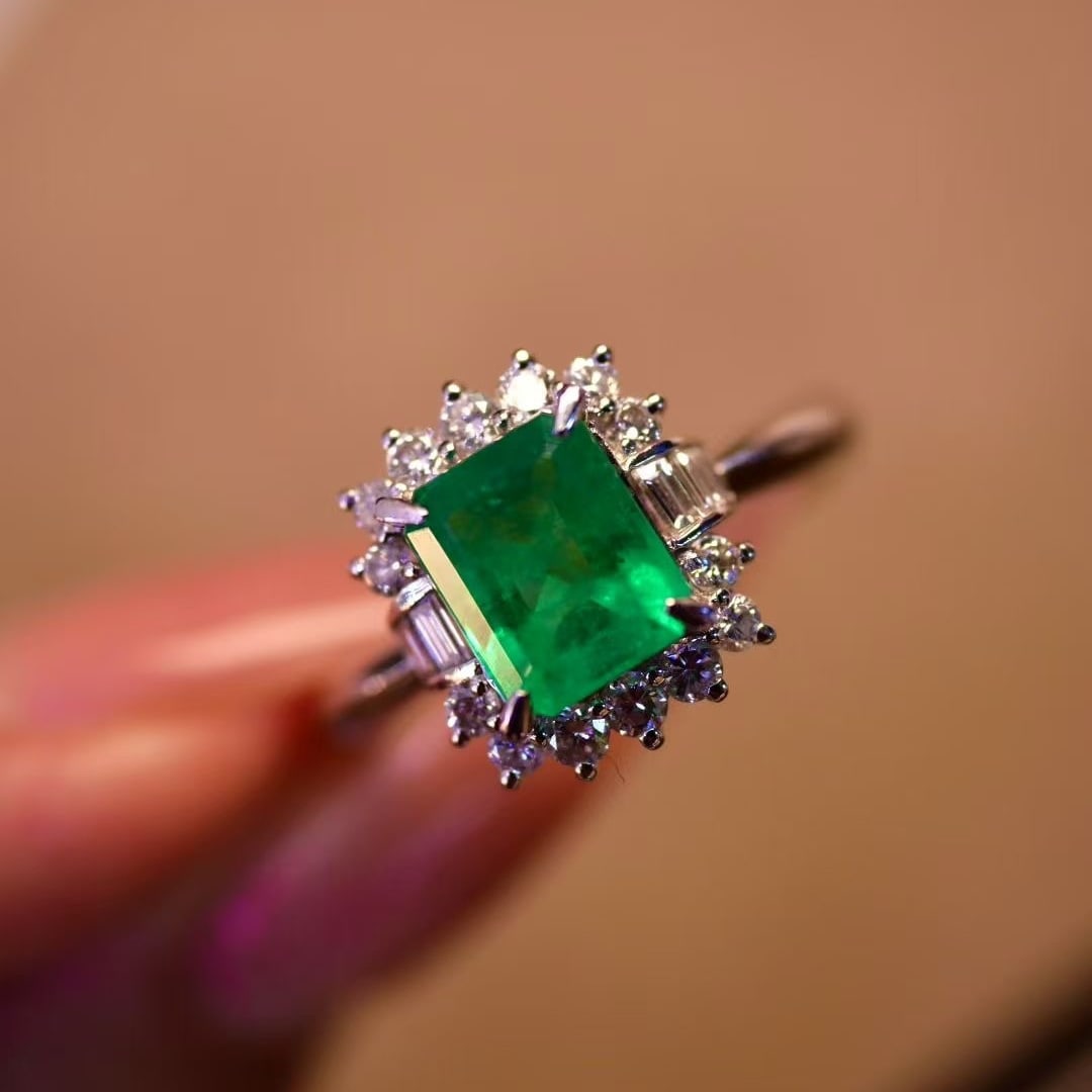 14k Gold 1.75 Ctw Vivid Green Natural Emerald & Diamond Ring - 4