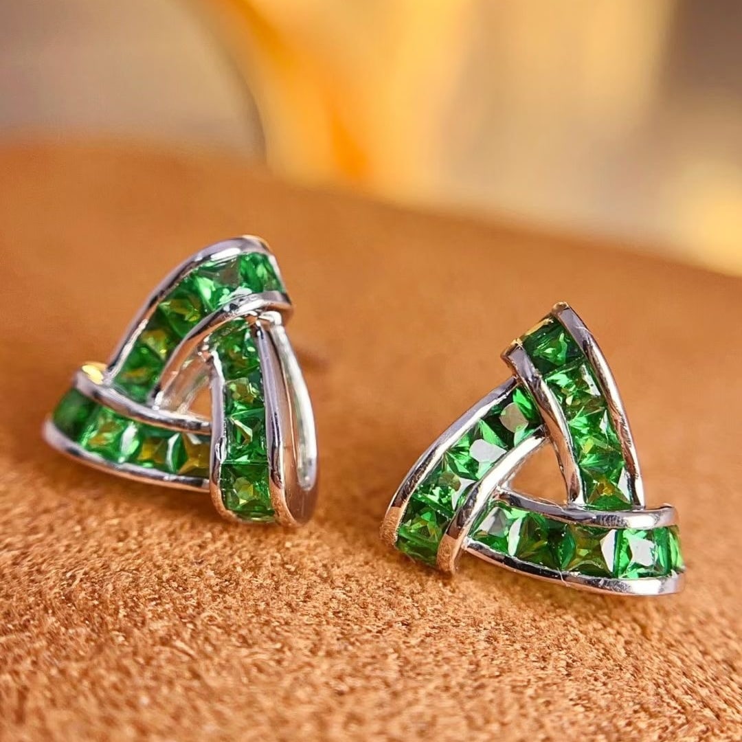 14k Gold 1.35 Ct Vivid Green Natural Tsavorite Earrings - 2
