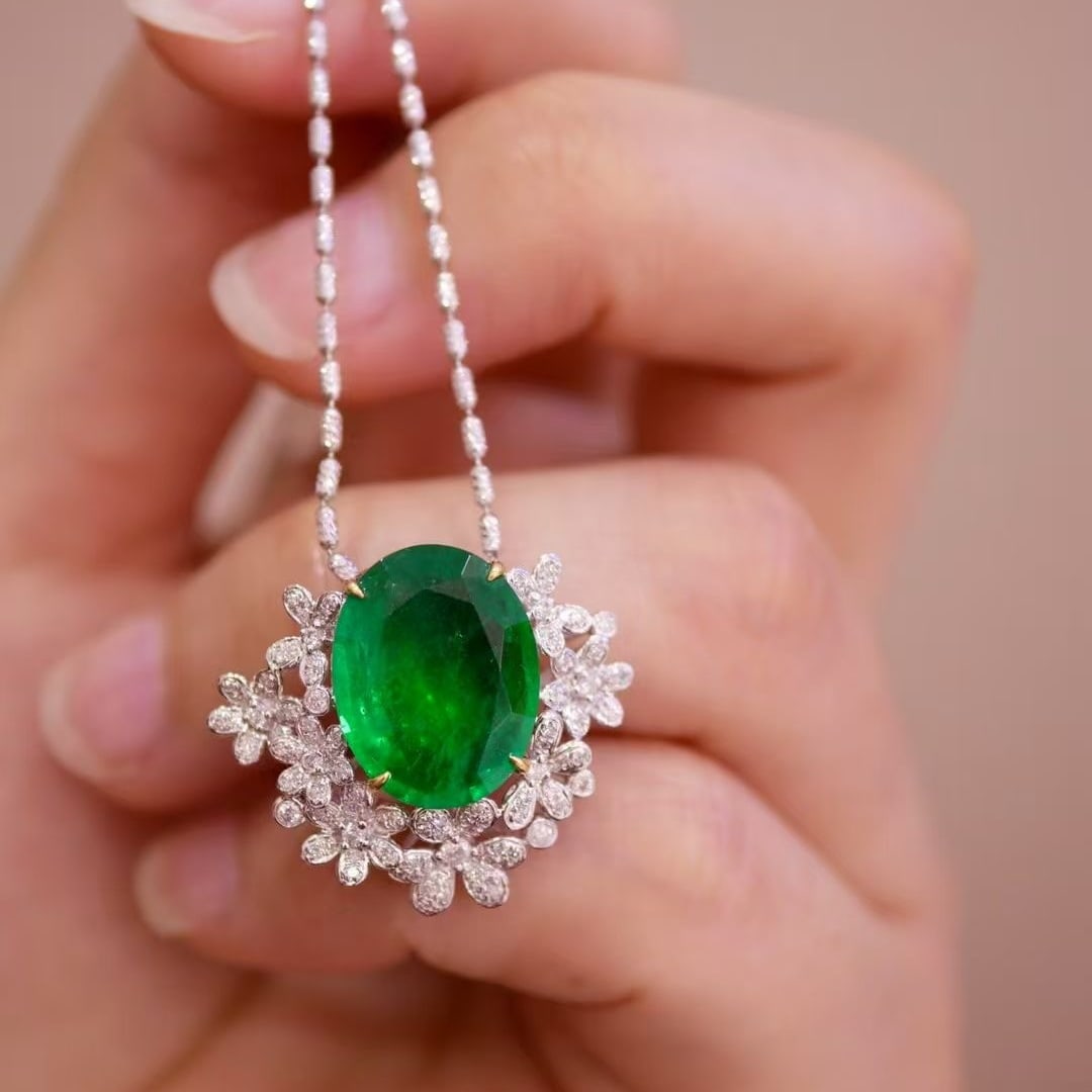 14k Gold 5.52 Ct Vivid Green Natural Emerald & Diamond Pendant( Without Chain ) - 2