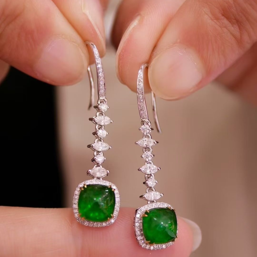 14k Gold 3 Ct Vivid Green Natural Emerald & Diamond Earrings: Ref:230997082 // gold content:14k gold // main gemstone:emerald // shape:suger-loaf // carat weight:3ct // color:vivid green // treatment:natural // // adjacent gemstone 2 : diamond // shape:multiply