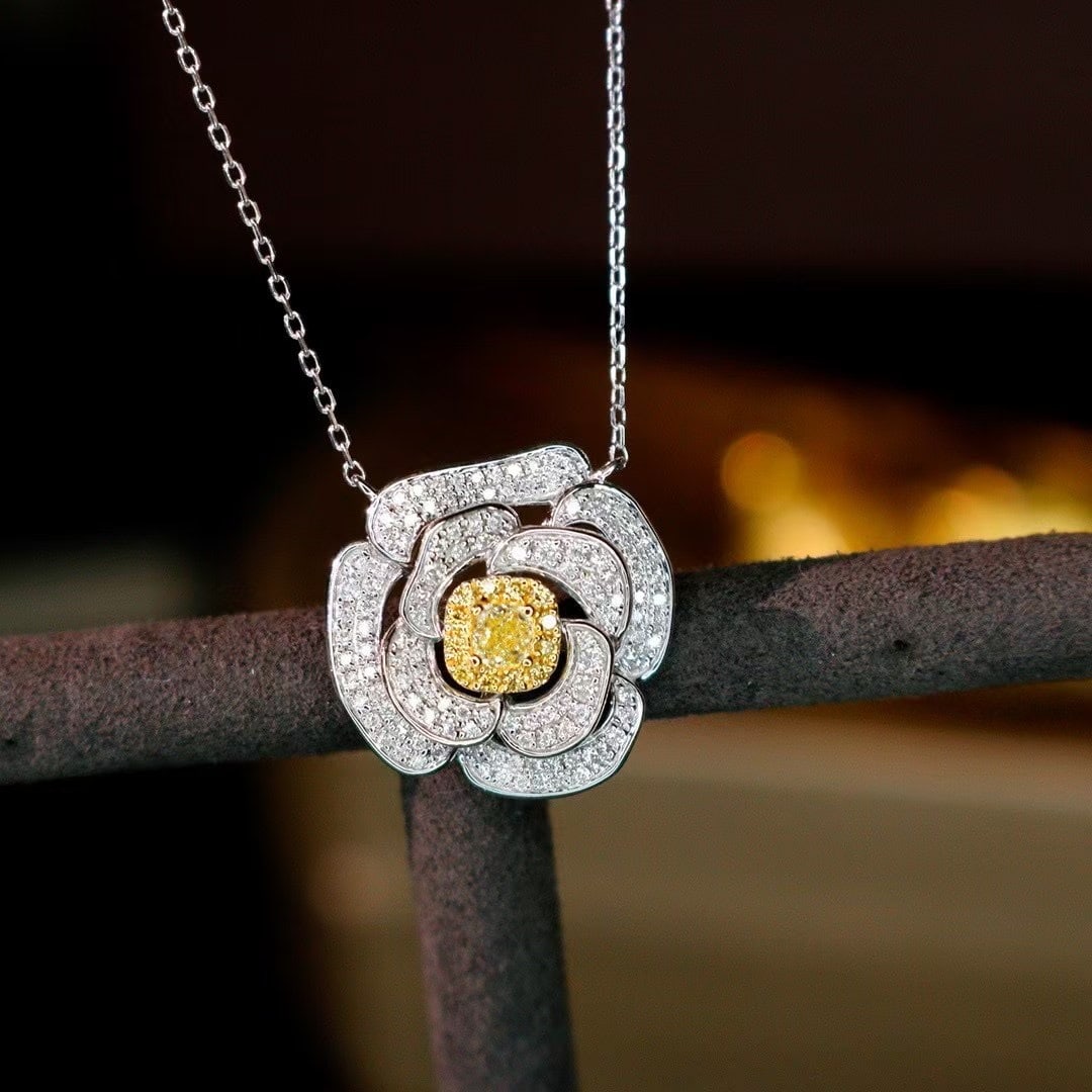 14k Gold 0.6 Ct Natural Color Diamond Necklace - 2
