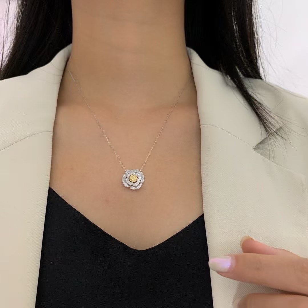 14k Gold 0.6 Ct Natural Color Diamond Necklace - 4