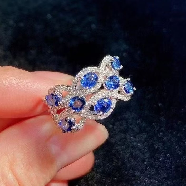 14k Gold 2.64 Ctw Natural Sapphire & Diamond Ring: Ref:230997097 // gold content:14k gold // ring size:7. 25us // // main gemstone:sapphire // shape:oval // carat weight:2. 2ct // color:blue // treatment:natural // // adjacent gemstone 2 : diamond //