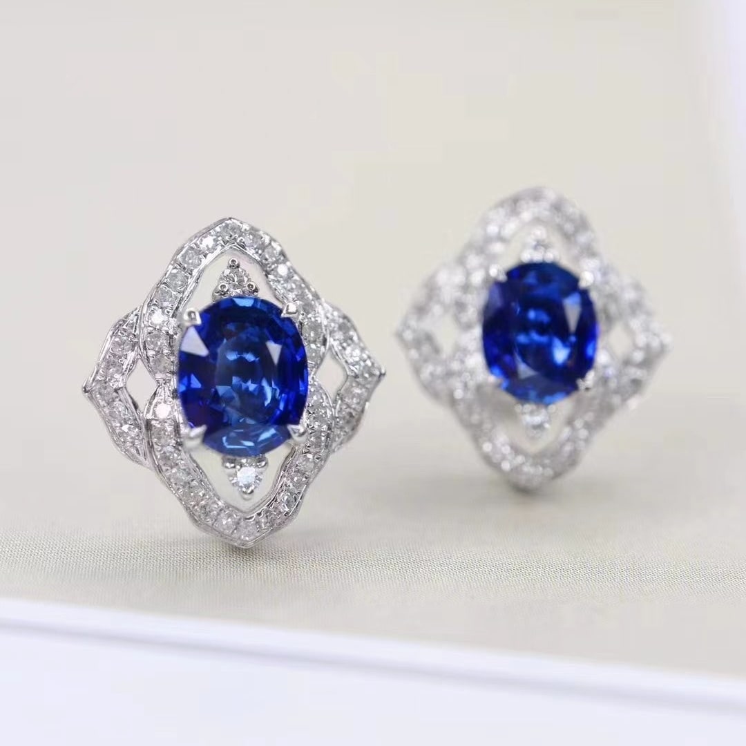 14k Gold 1.88 Ctw Natural Sapphire & Diamond Earrings: Ref:230997113 // gold content:14k gold // main gemstone:sapphire // shape:oval // carat weight:1. 6ct // color:royal blue // treatment:natural // // adjacent gemstone 2 : diamond // shape:round //