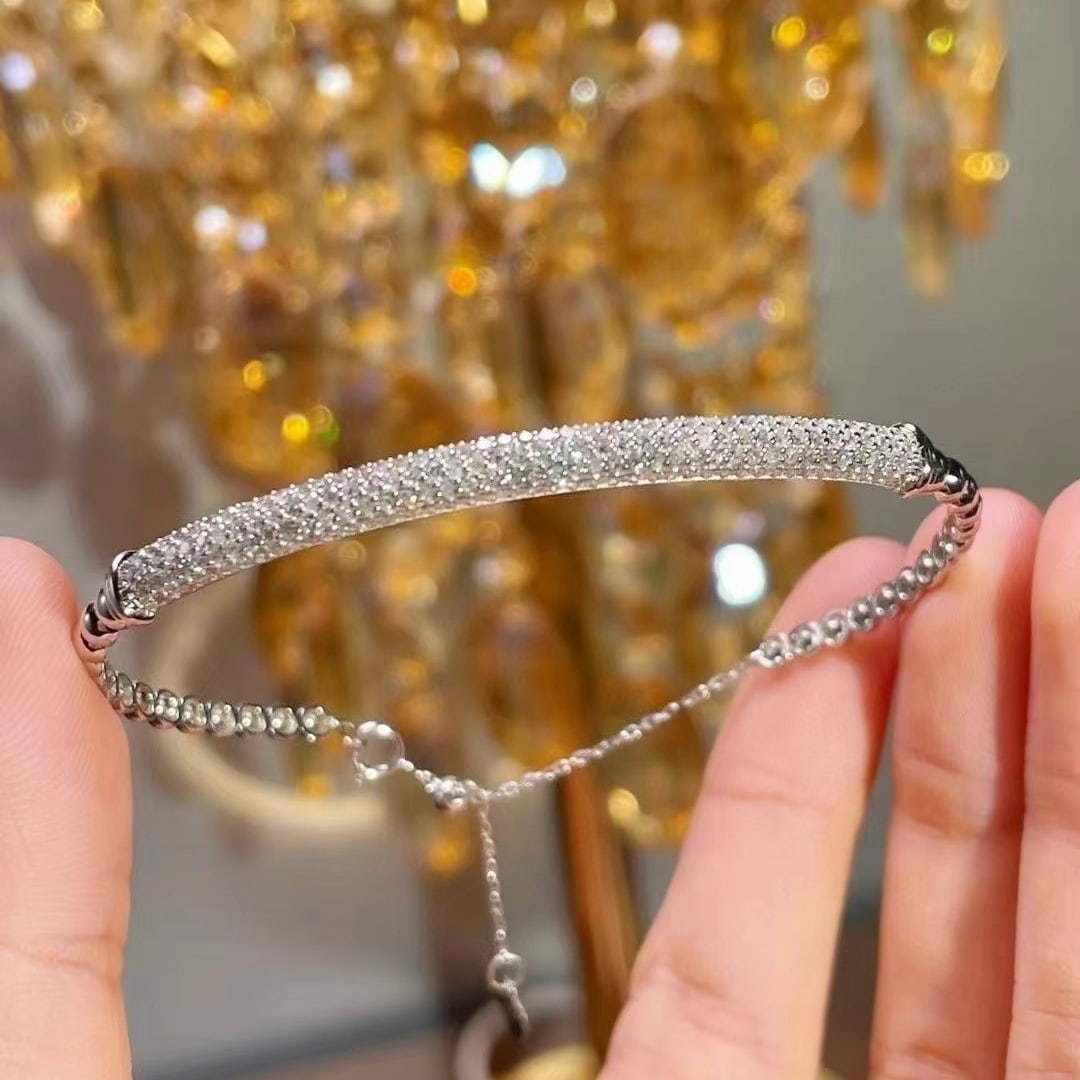 14k Gold 1.23 Ct Natural H Diamond Bangle: Ref:230997137 // gold content:14k gold // main gemstone:diamond // shape:round // carat weight:1. 23ct // clarity grade:vs-si // color:h // treatment:natural // cut grade:g // Condition: New Low