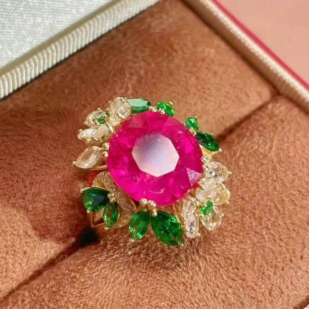 14k Gold 6 Ct Natural Tourmaline & Diamond Ring: Ref:230997145 // gold content:14k gold // ring size:7. 25us // // main gemstone:tourmaline // shape:oval // carat weight:6ct // color:red // treatment:natural // // adjacent gemstone 2 : diamond //