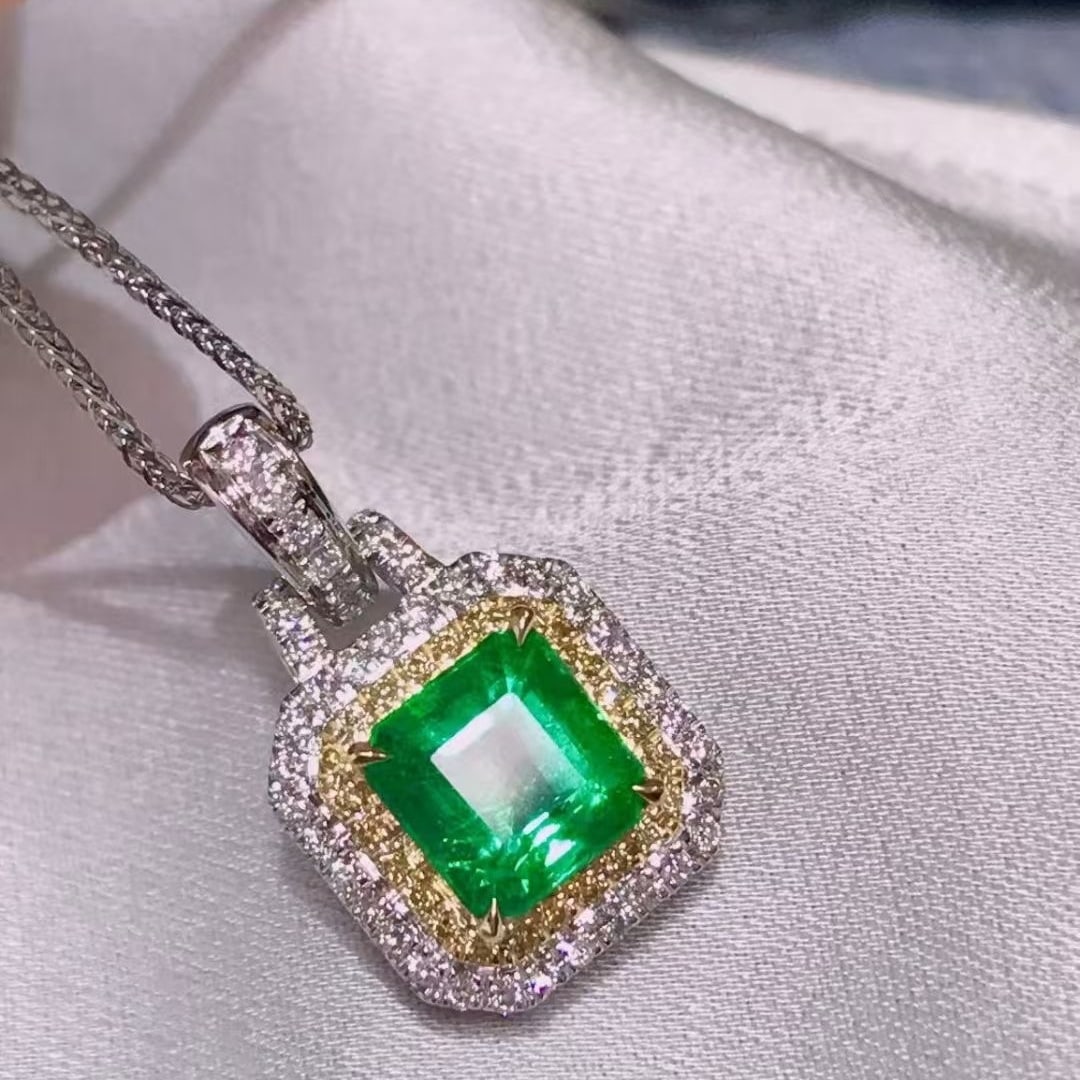 14k Gold 2.0 Ctw Vivid Green Natural Emerald & Diamond Pendant( Without Chain ): Ref:230997147 // gold content:14k gold // main gemstone:emerald // shape:octagonal // carat weight:1. 6ct // color:vivid green // treatment:natural // // adjacent gemstone 2 : diamond // shape:round