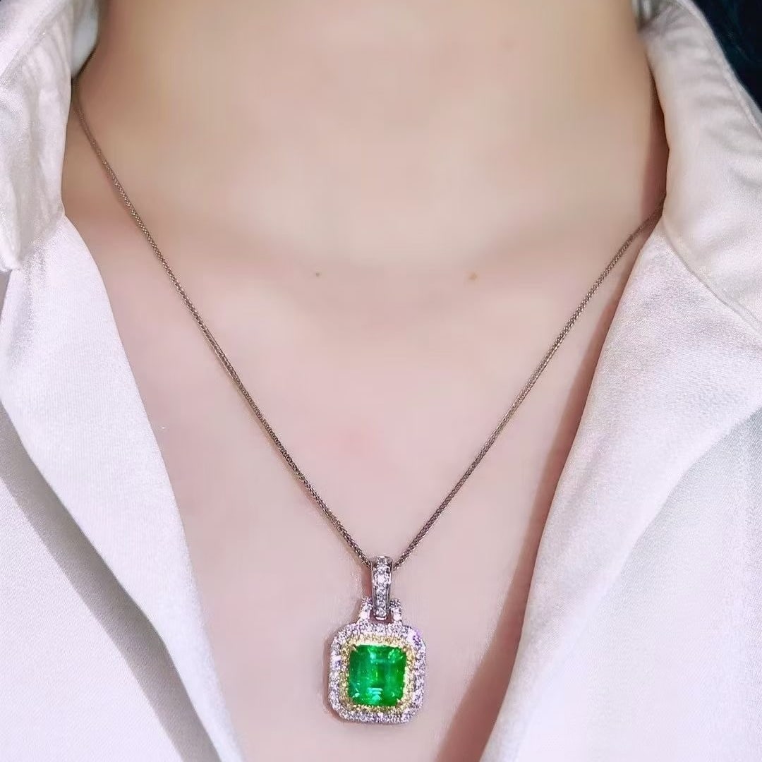 14k Gold 2.0 Ctw Vivid Green Natural Emerald & Diamond Pendant( Without Chain ) - 3