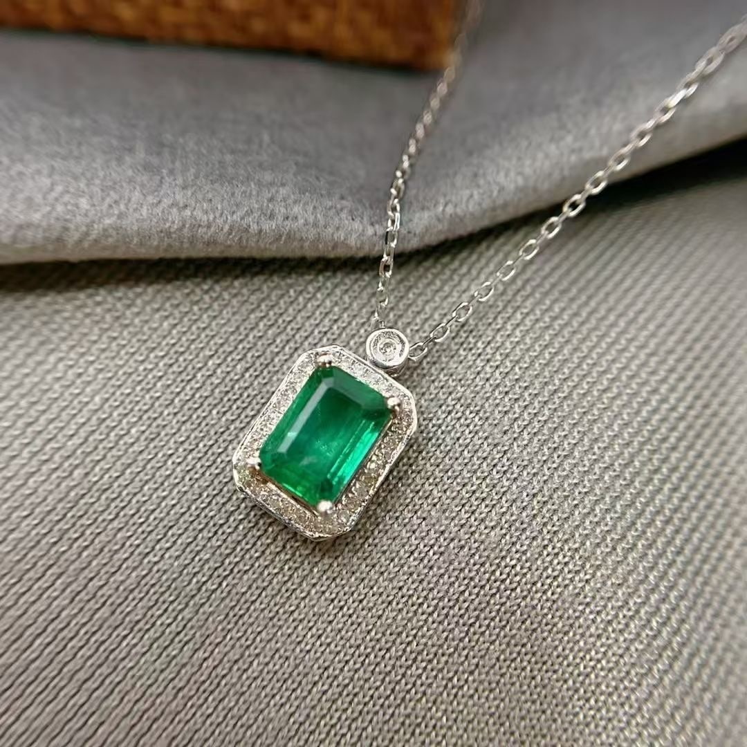 14k Gold 1 Ct Vivid Green Natural Emerald & Diamond Necklace - 3
