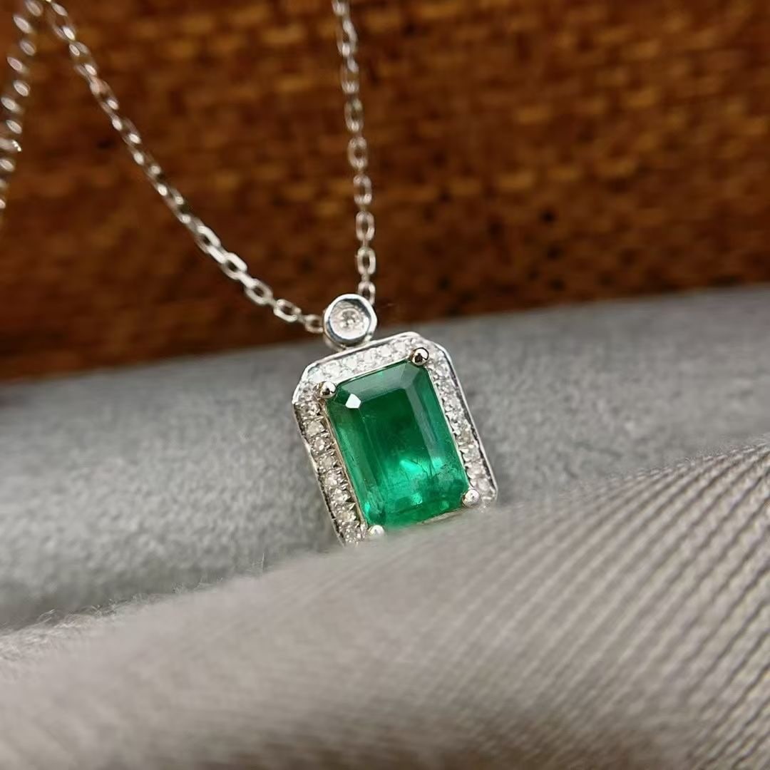 14k Gold 1 Ct Vivid Green Natural Emerald & Diamond Necklace - 5
