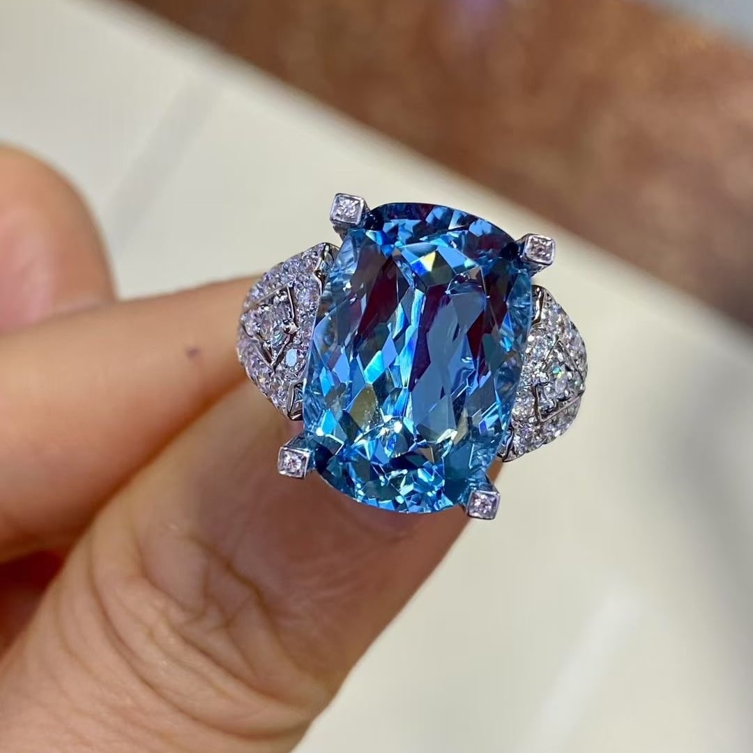 14k Gold 9.37 Ctw Natural Aquamarine & Diamond Ring: Ref:230997160 // gold content:14k gold // ring size:7. 25us // // main gemstone:aquamarine // shape:cushion // carat weight:8. 51ct // color:santa maria color // treatment:natural // // adjacent gemst