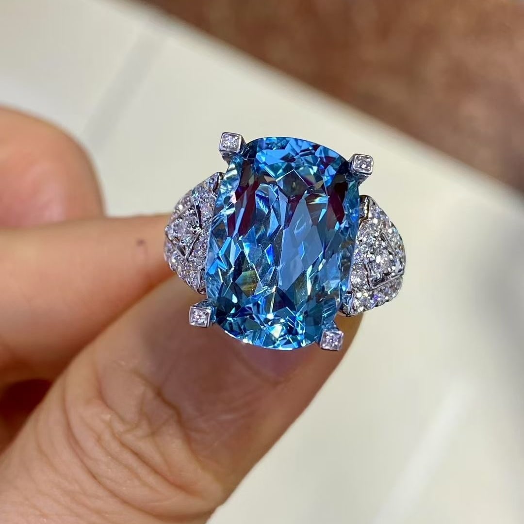 14k Gold 9.37 Ctw Natural Aquamarine & Diamond Ring - 4