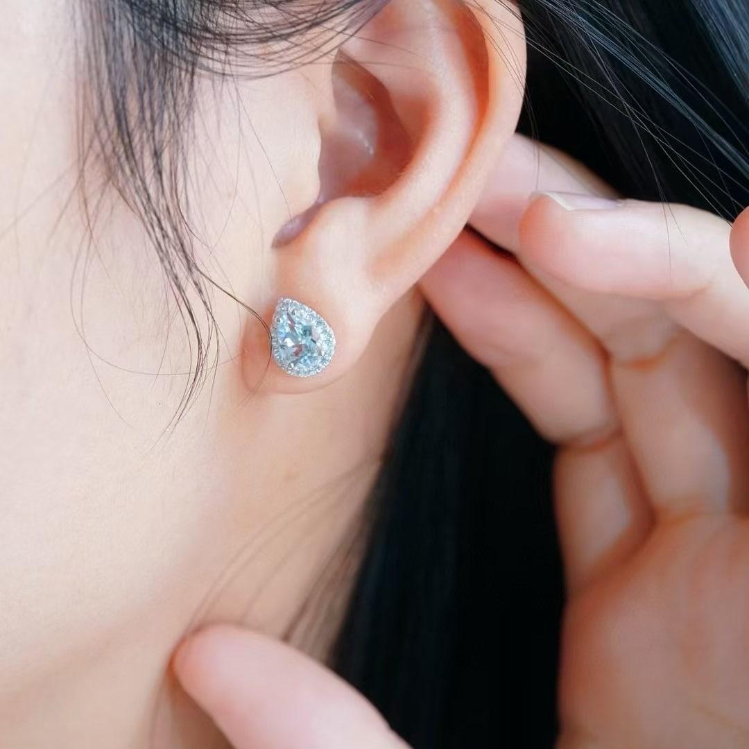 14k Gold 1.50 Ctw Natural Aquamarine & Diamond Earrings - 4