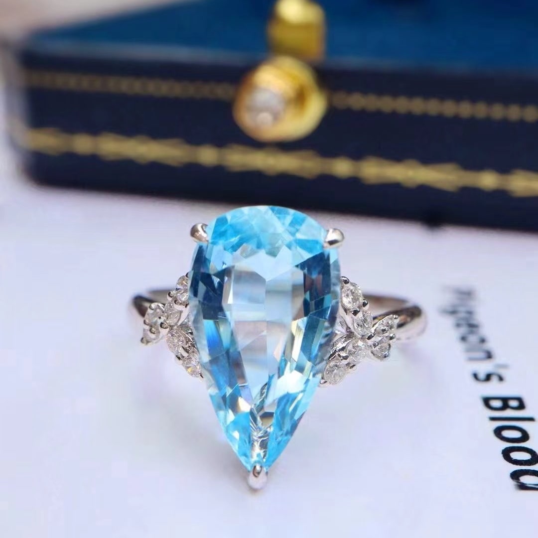 14k Gold 3.45 Ctw Natural Aquamarine & Diamond Ring: Ref:230997177 // gold content:14k gold // ring size:7. 25us // // main gemstone:aquamarine // shape:pear // carat weight:3. 3ct // color:santa maria color // treatment:natural // // adjacent gemstone