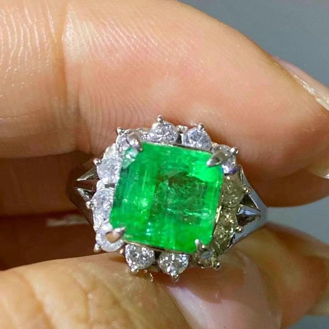 14k Gold 3.23 Ctw Vivid Green Natural Emerald & Diamond Ring - 3