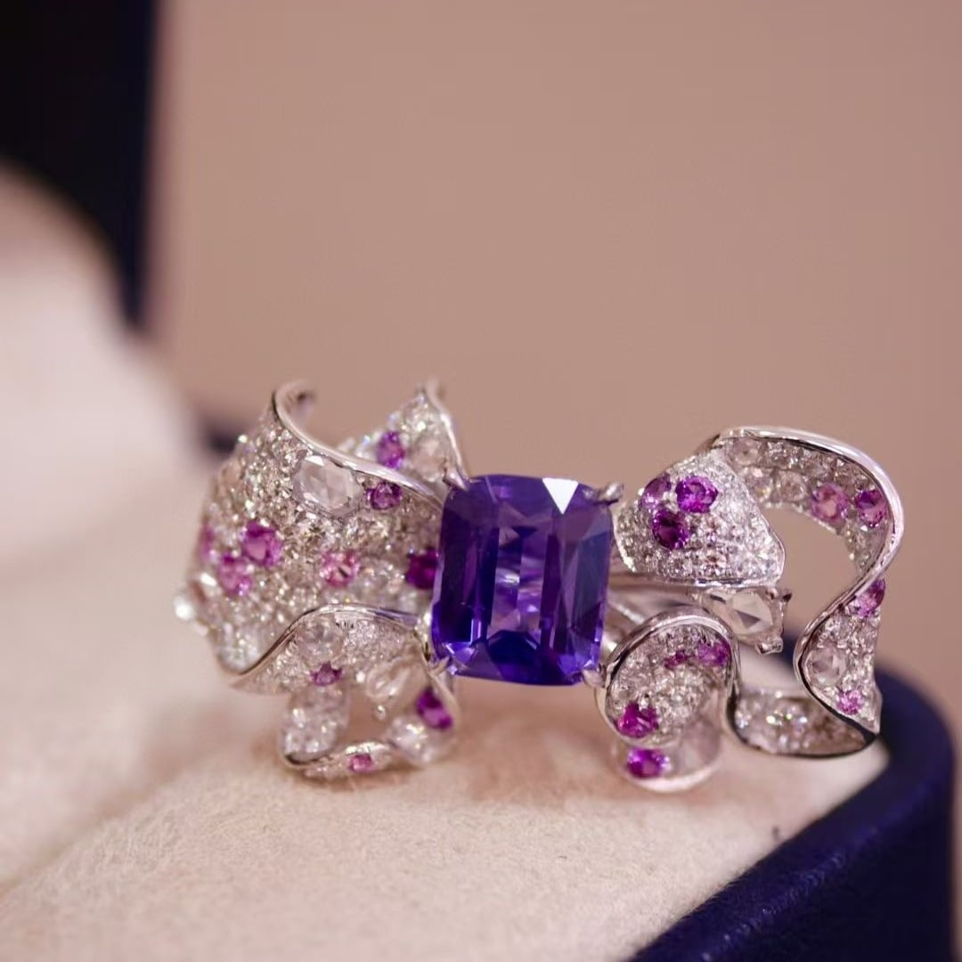 14k Gold 2.65 Ctw Natural Spinel & Diamond Ring: Ref:230997188 // gold content:14k gold // ring size:7. 25us // // main gemstone:spinel // shape:cushion // carat weight:2ct // color:purple // treatment:natural // // adjacent gemstone 2 : diamond //
