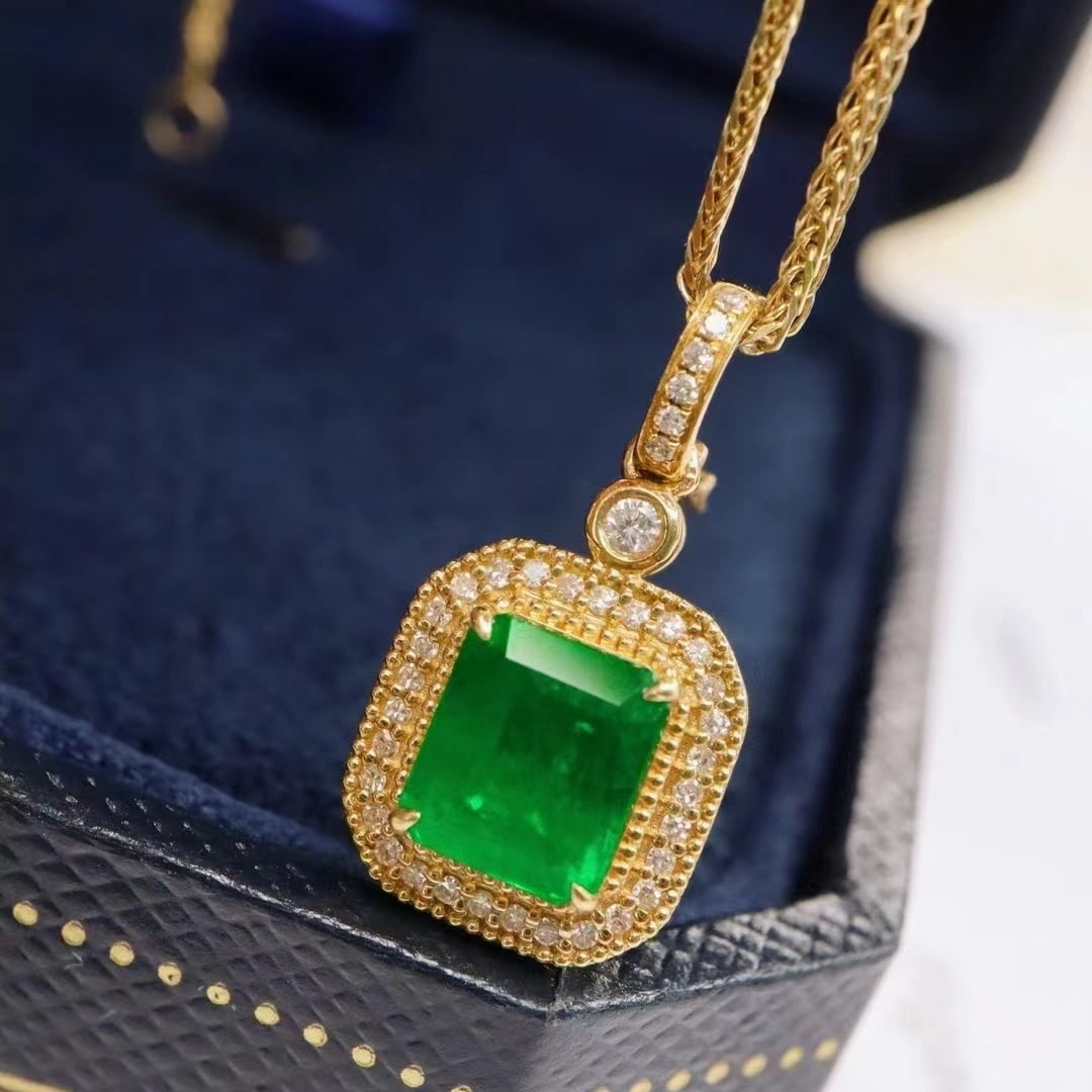 14k Gold 1.56 Ctw Vivid Green Natural Emerald & Diamond Pendant( Without Chain ) - 3