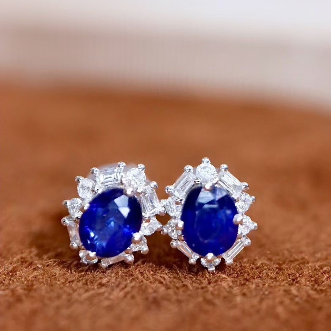 14k Gold 1.21 Ctw Natural Sapphire & Diamond Earrings: Ref:230997195 // gold content:14k gold // main gemstone:sapphire // shape:oval // carat weight:1ct // color:royal blue // treatment:natural // // adjacent gemstone 2 : diamond // shape:multiply //