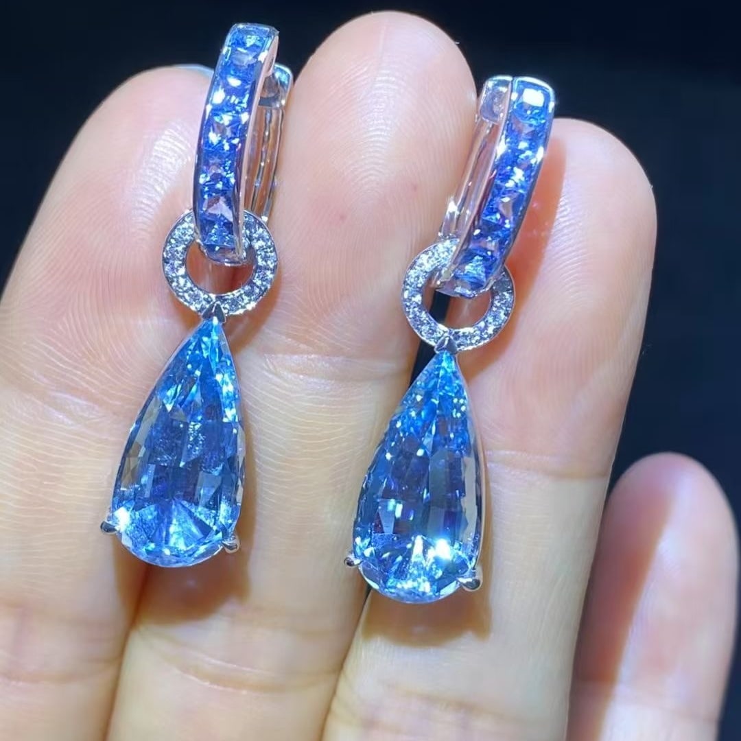 14k Gold 9.53 Ctw Natural Aquamarine & Diamond Earrings/pendant( Without Chain ): Ref:230997201 // gold content:14k gold // main gemstone:aquamarine // shape:pear // carat weight:9. 36ct // color:santa maria color // treatment:natural // // adjacent gemstone 2 : diamond //