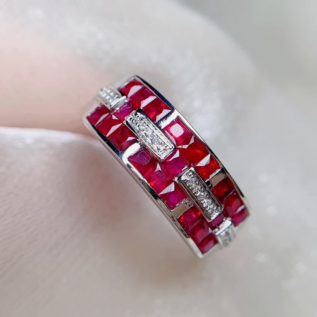 14k Gold 1.45 Ct Natural Ruby & Diamond Ring: Ref:230997203 // gold content:14k gold // ring size:7. 25us // // main gemstone:ruby // shape:princess // carat weight:1. 45ct // color:pigeonblood red // treatment:natural // // adjacent gemstone 2
