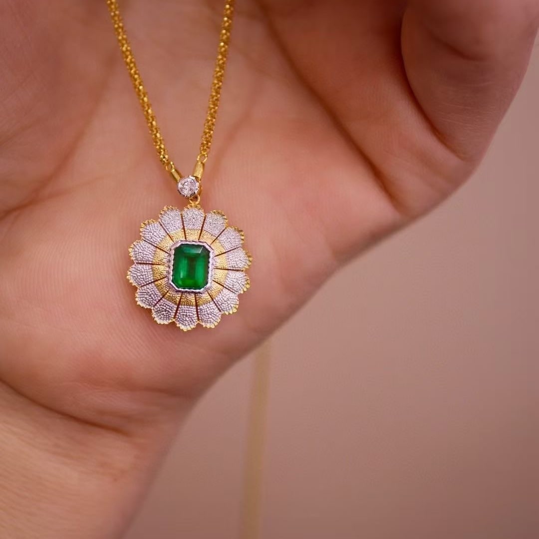 14k Gold 0.45 Ctw Vivid Green Natural Emerald & Diamond Necklace - 2