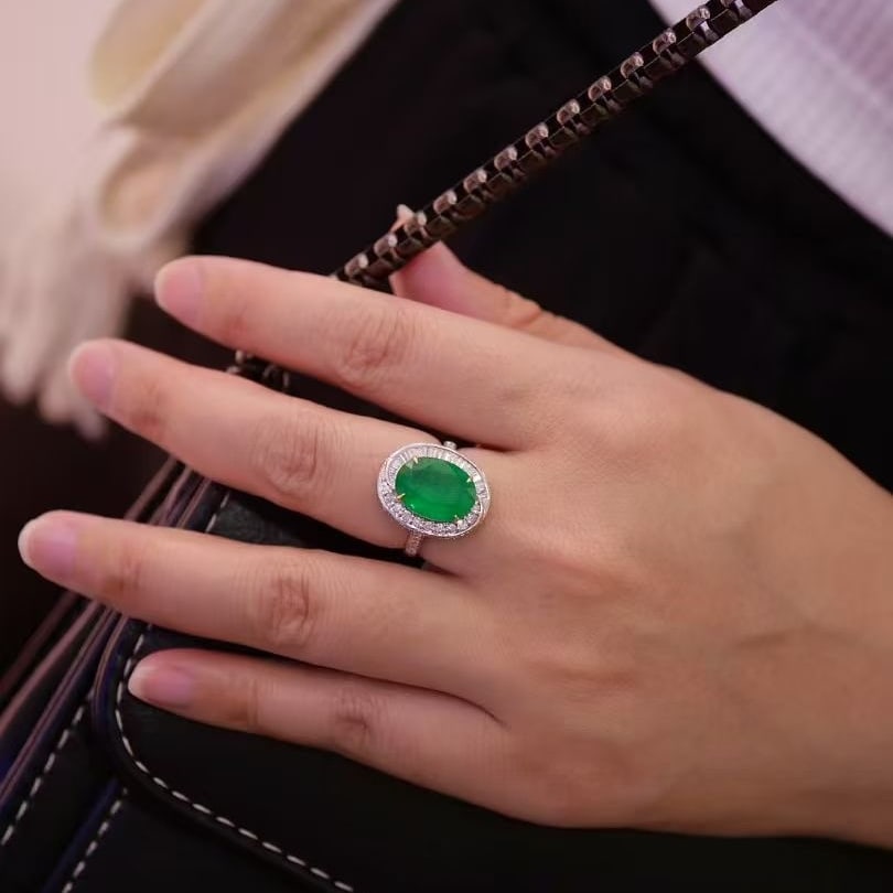 14k Gold 4.09 Ct Vivid Green Natural Emerald & Diamond Ring - 6