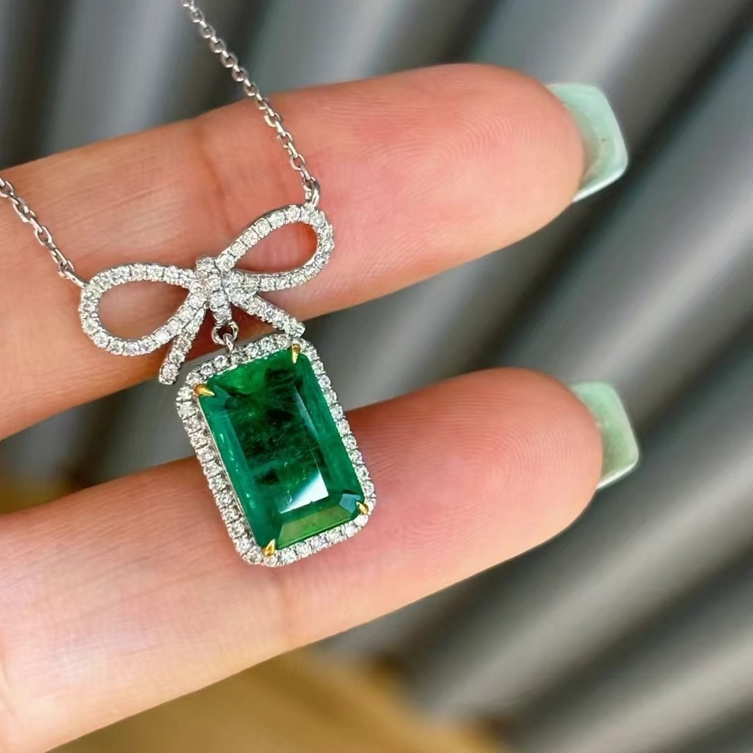 14k Gold 3.18 Ct Vivid Green Natural Emerald & Diamond Necklace - 3