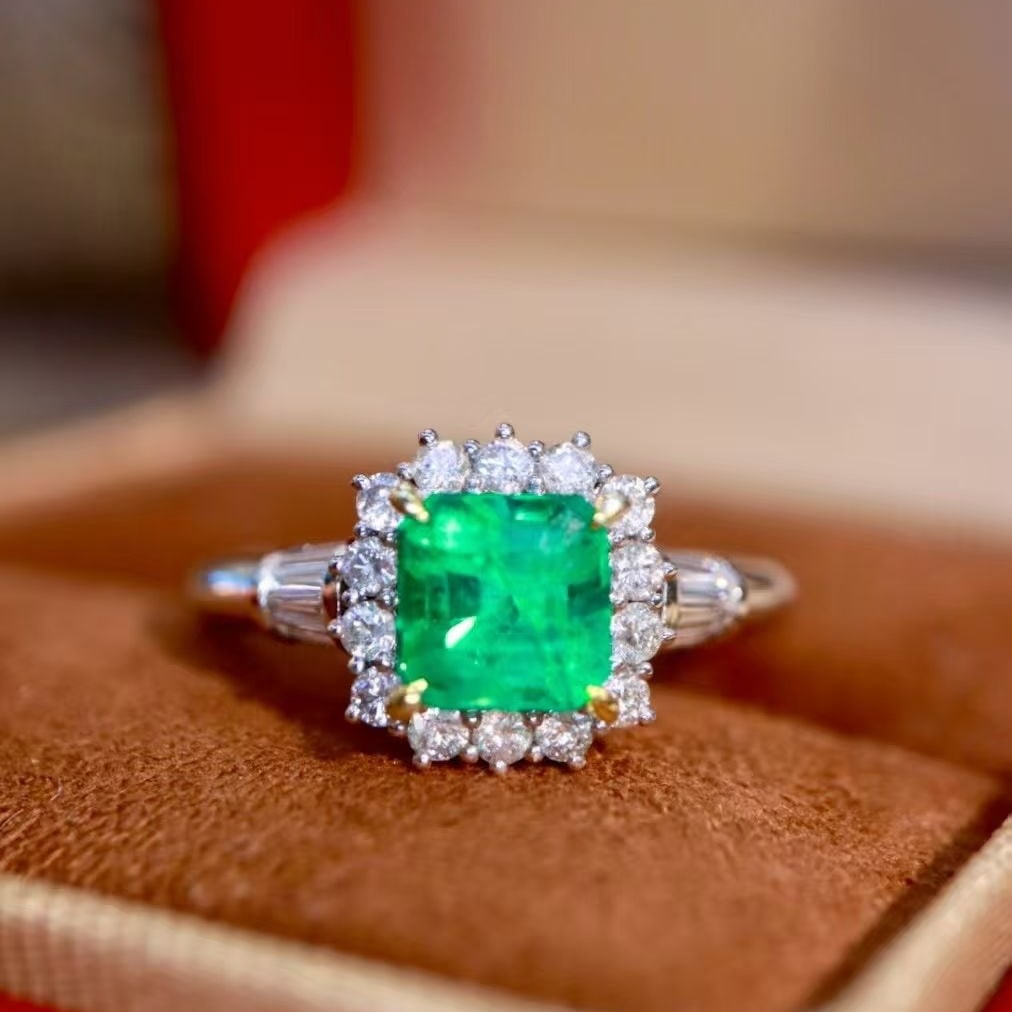 14k Gold 1.91 Ctw Vivid Green Natural Emerald & Diamond Ring: Ref:230997234 // gold content:14k gold // ring size:7. 25us // // main gemstone:emerald // shape:octagonal // carat weight:1. 4ct // color:vivid green // treatment:natural // // adjacent gemstone 2 :