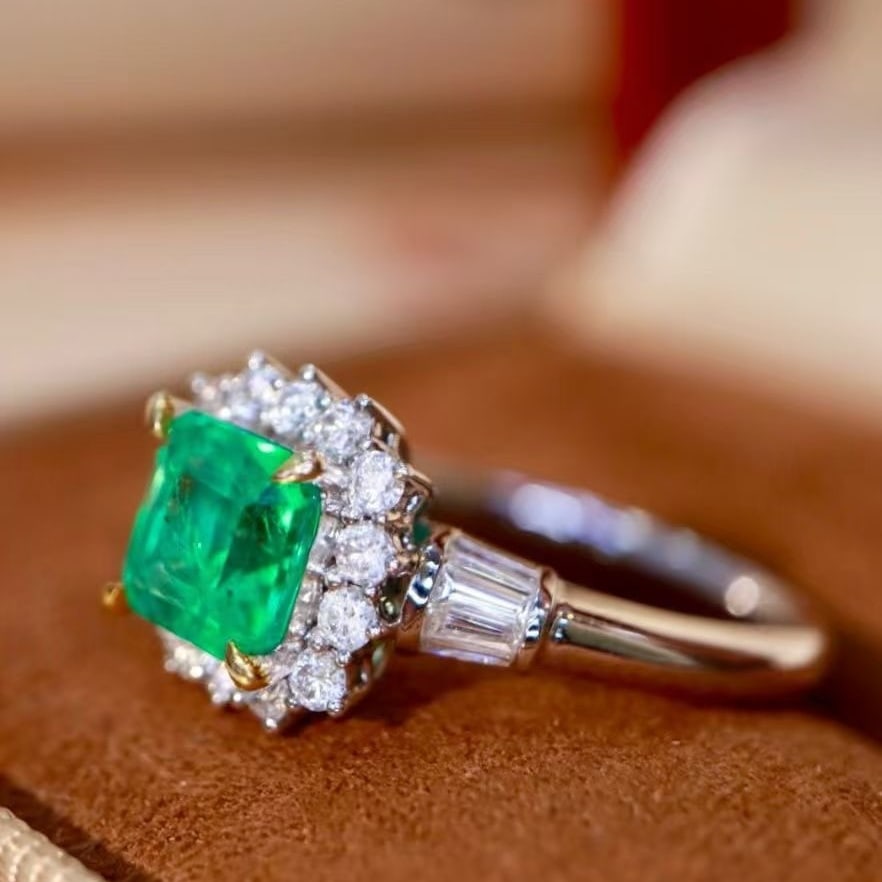 14k Gold 1.91 Ctw Vivid Green Natural Emerald & Diamond Ring - 2