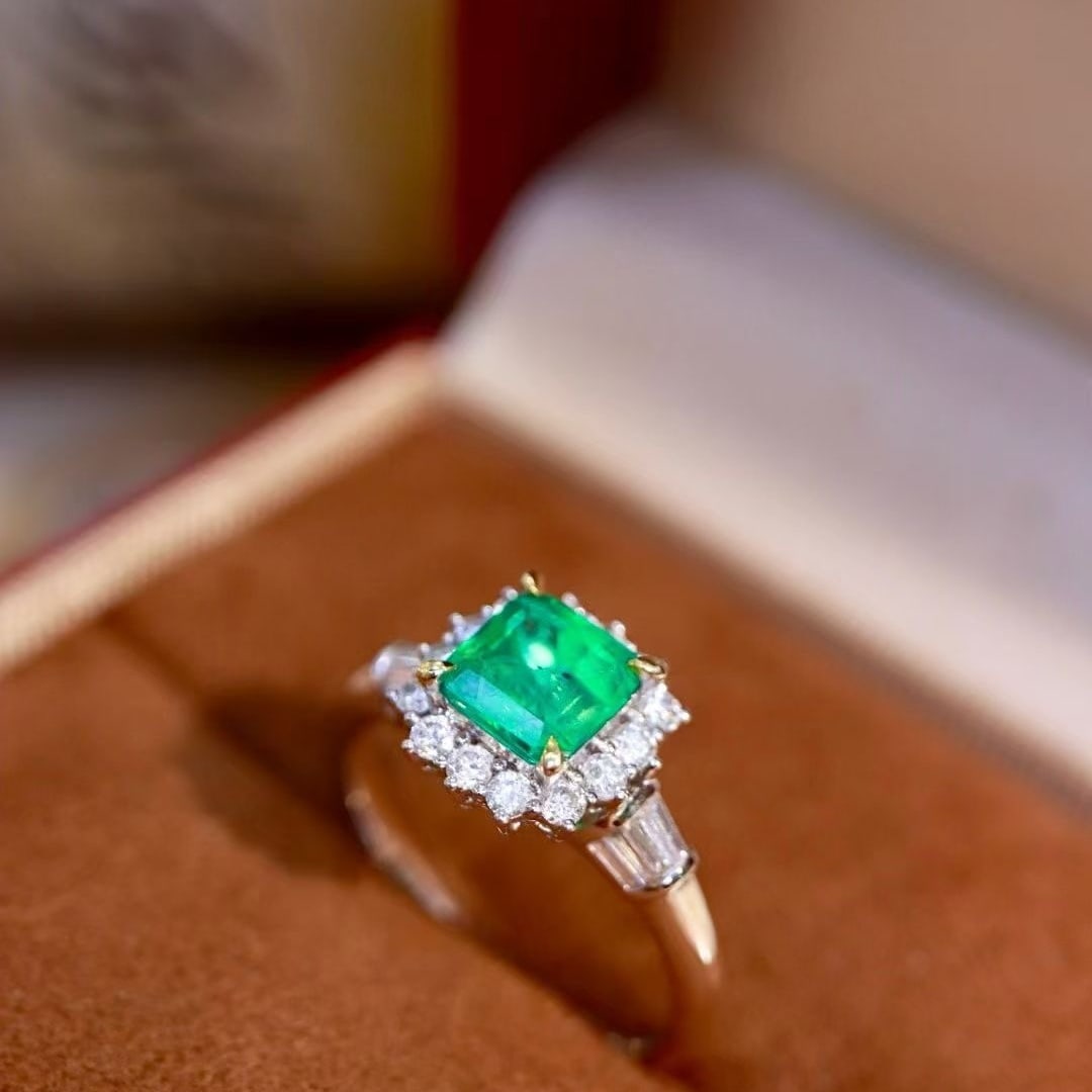14k Gold 1.91 Ctw Vivid Green Natural Emerald & Diamond Ring - 3