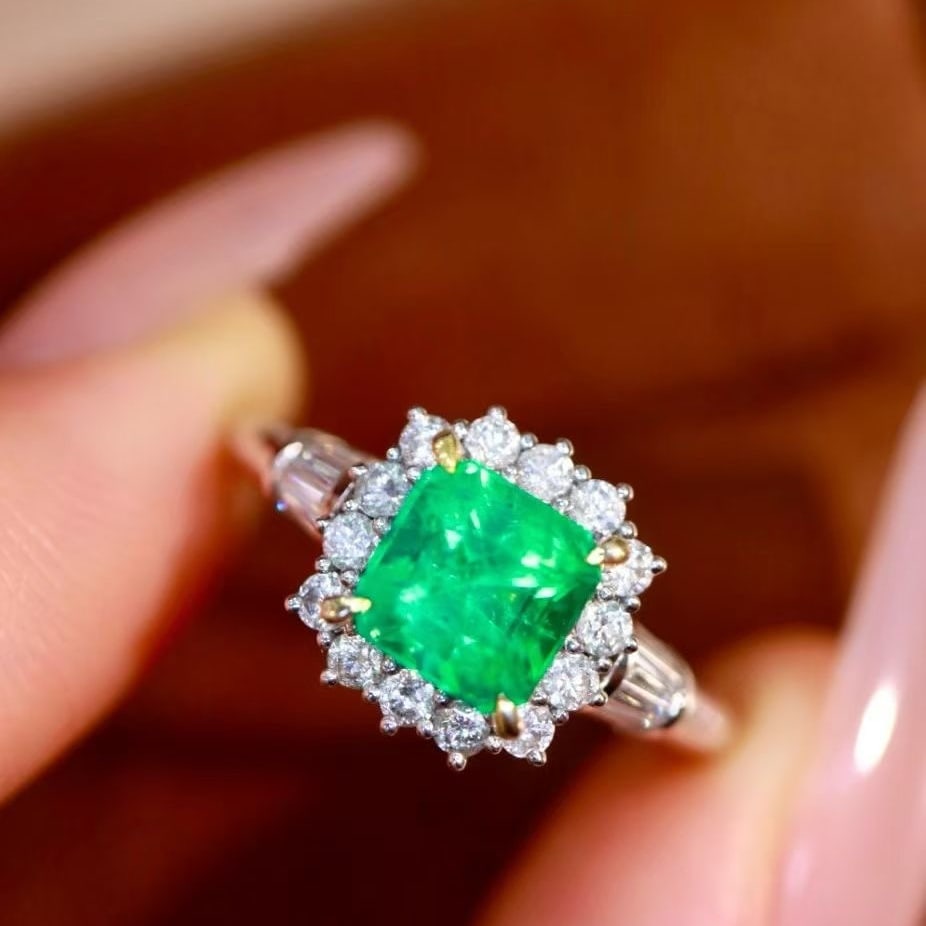 14k Gold 1.91 Ctw Vivid Green Natural Emerald & Diamond Ring - 6