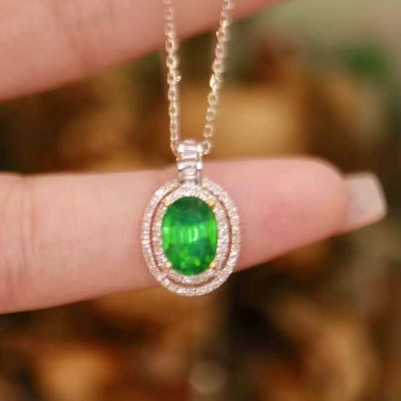 14k Gold 1.90 Ctw Vivid Green Natural Emerald & Diamond Pendant( Without Chain ) - 3