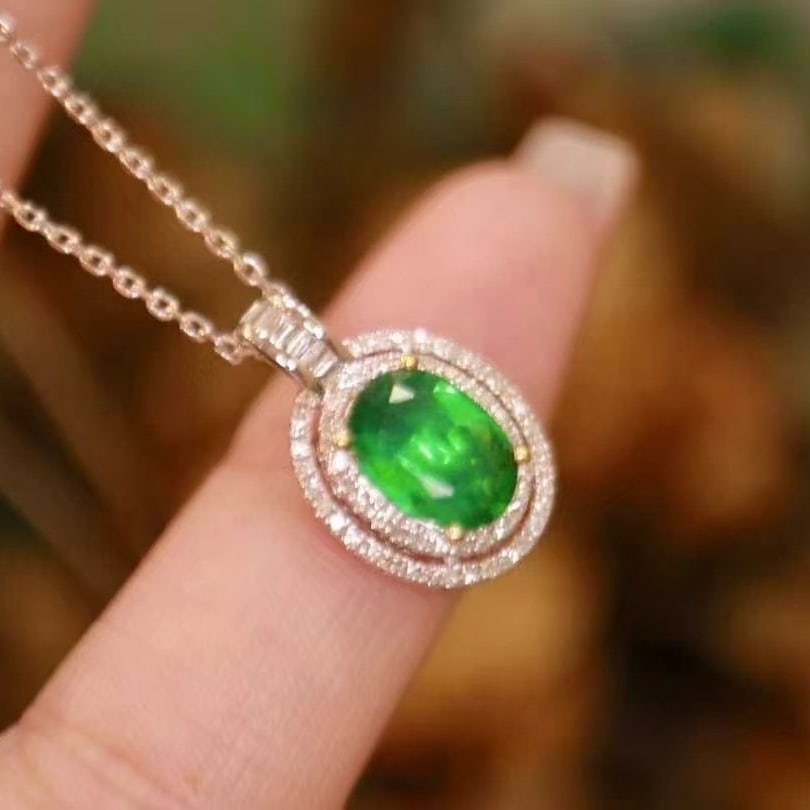 14k Gold 1.90 Ctw Vivid Green Natural Emerald & Diamond Pendant( Without Chain ) - 5