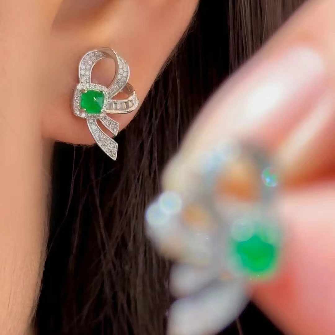 14k Gold 0.82 Ctw Vivid Green Natural Emerald & Diamond Earrings - 4