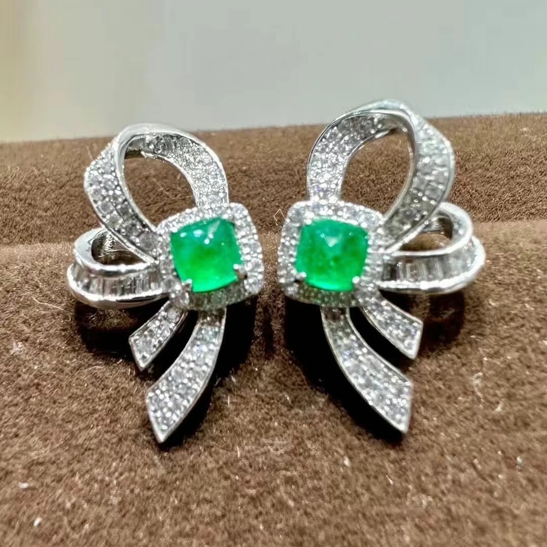 14k Gold 0.82 Ctw Vivid Green Natural Emerald & Diamond Earrings - 5