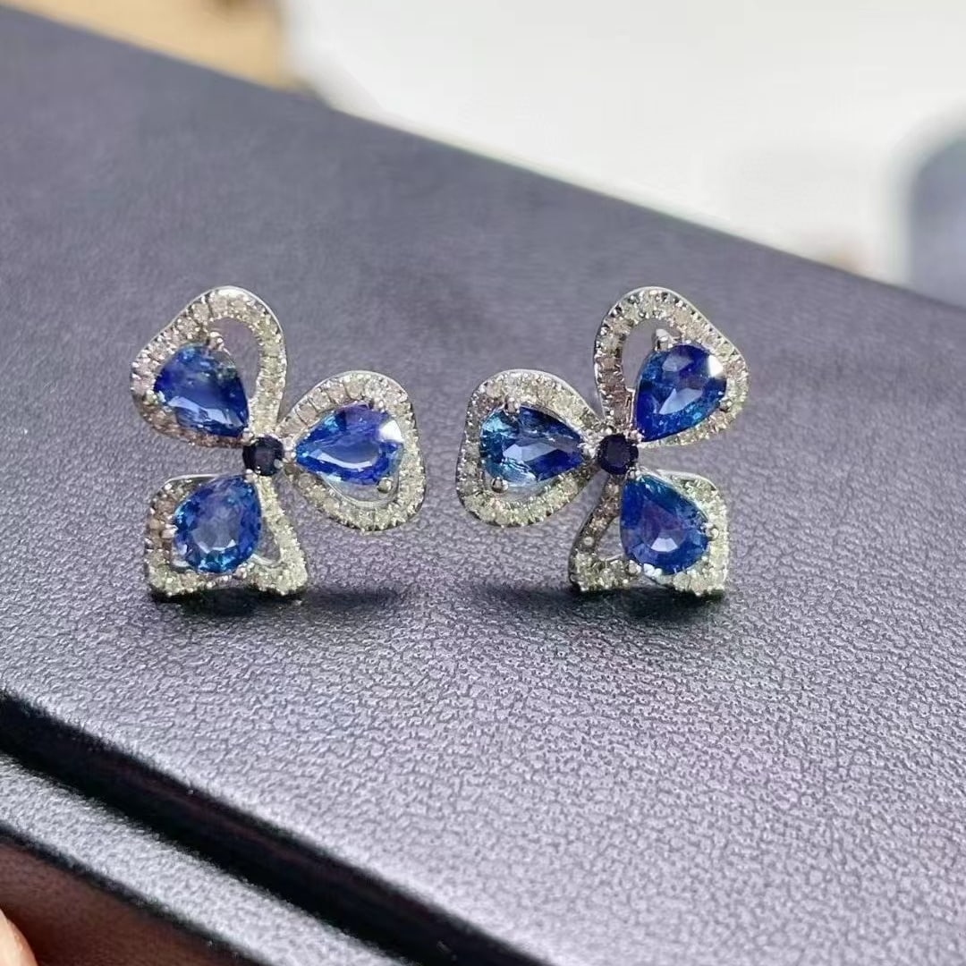 14k Gold 2.3 Ct Natural Sapphire & Diamond Earrings: Ref:230997255 // gold content:14k gold // main gemstone:sapphire // shape:pear // carat weight:2. 3ct // color:blue // treatment:natural // // adjacent gemstone 2 : diamond // shape:round // clarity