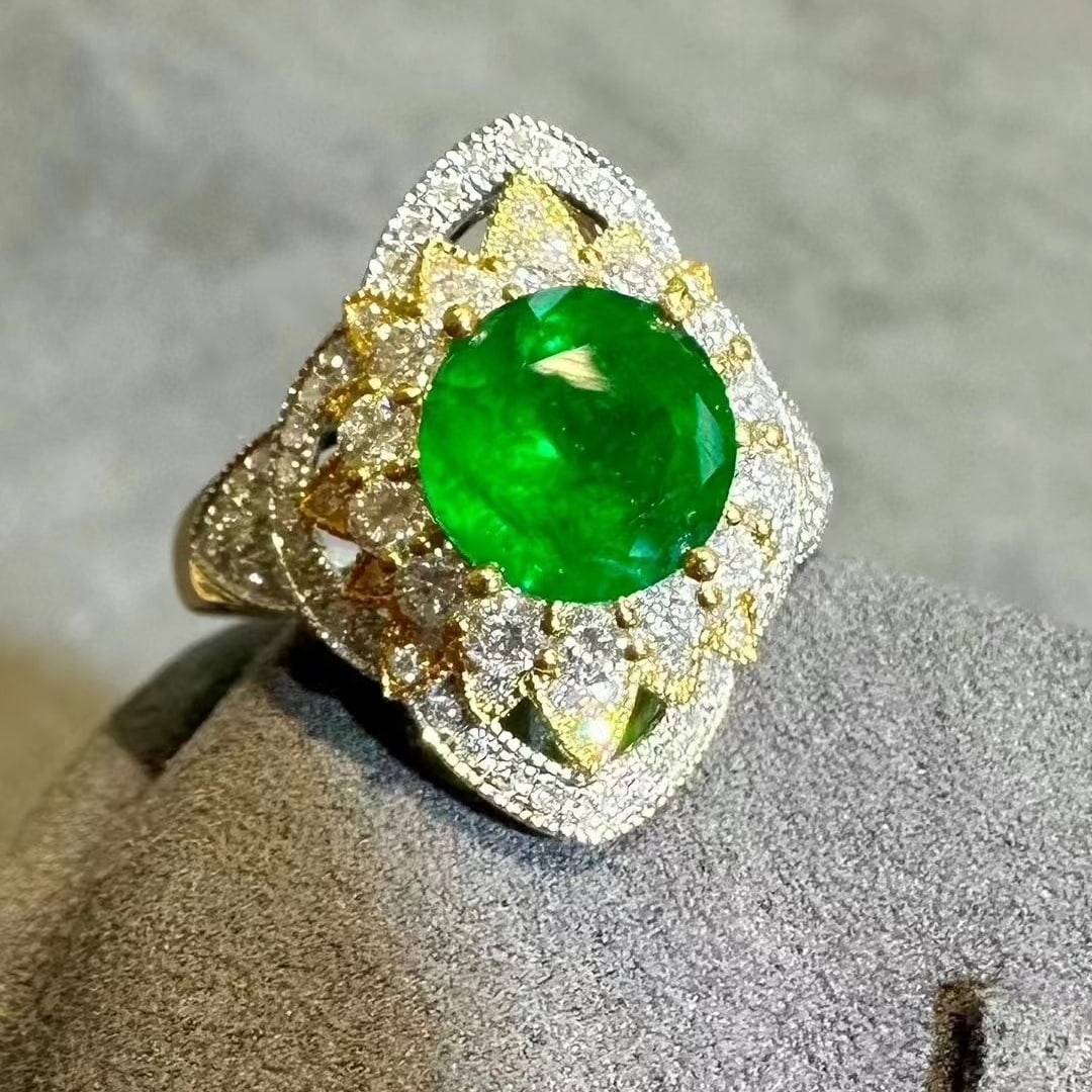 14k Gold 1.9 Ct Vivid Green Natural Emerald & Diamond Ring - 5