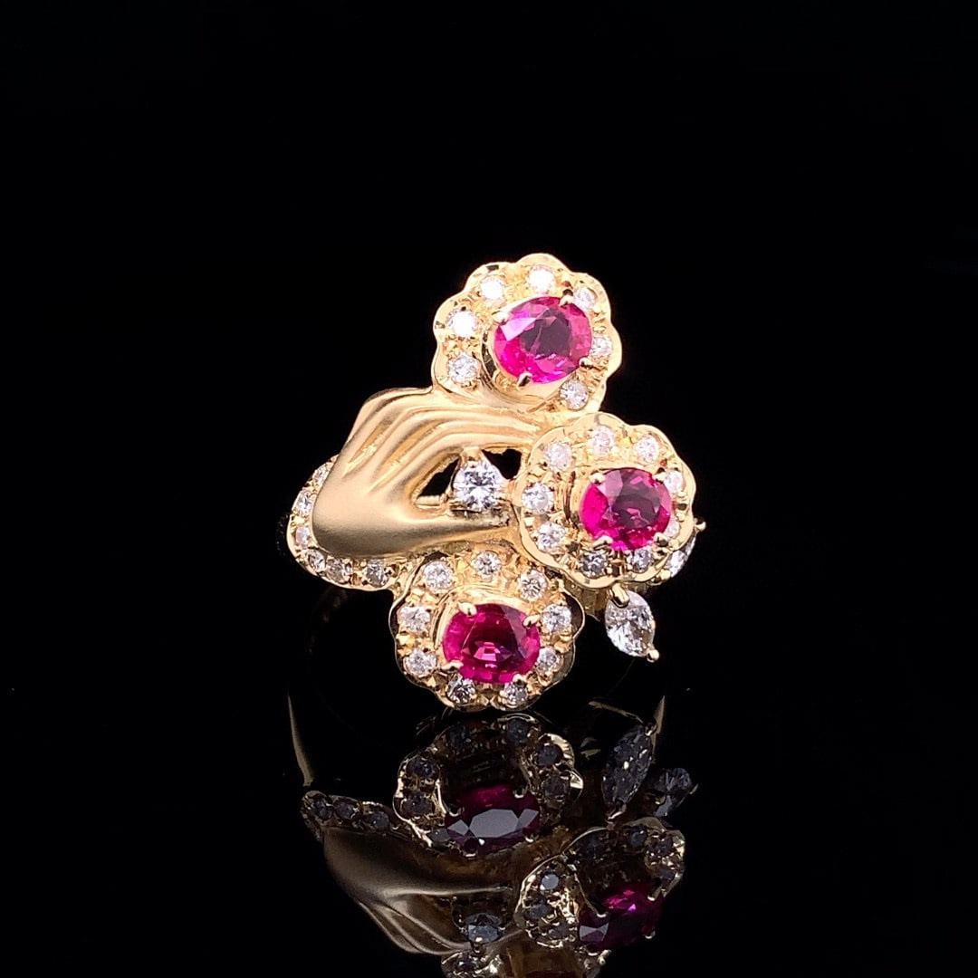 14k Gold 1.58 Ctw Natural Ruby & Diamond Ring: Ref:230998011 // gold content:14k gold // ring size:7. 25us // // main gemstone:ruby // shape:oval // carat weight:0. 97ct // color:red // treatment:natural // // adjacent gemstone 2 : diamond // shap