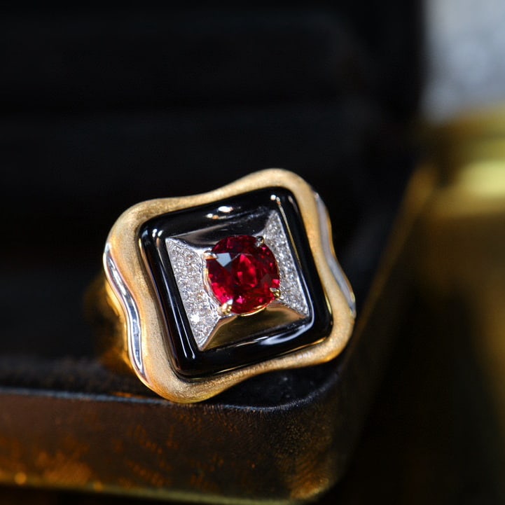 14k Gold 0.86 Ctw Natural Ruby & Diamond Ring (1 of 5)