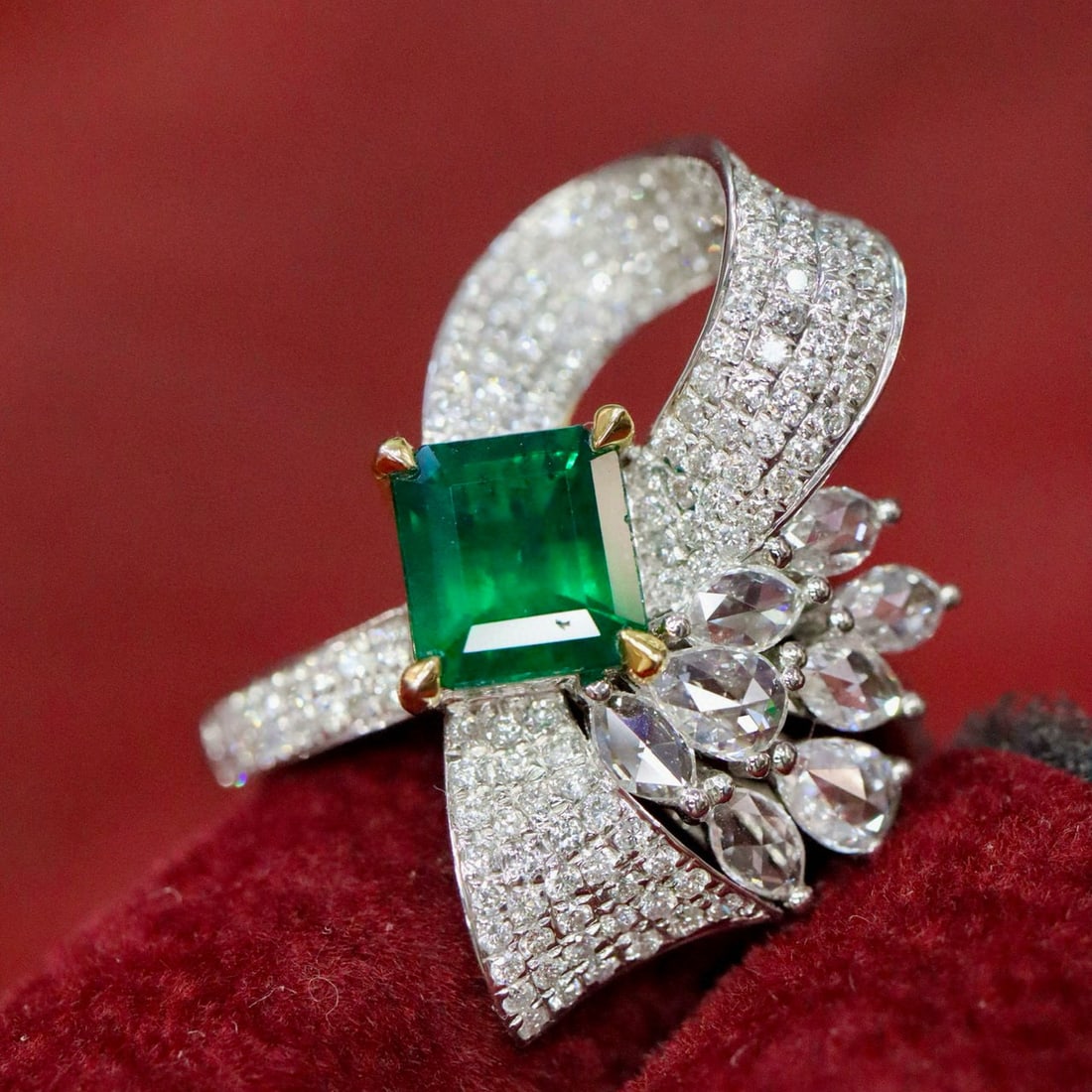14k Gold 2.31 Ctw Vivid Green Natural Emerald & Diamond Ring - 2