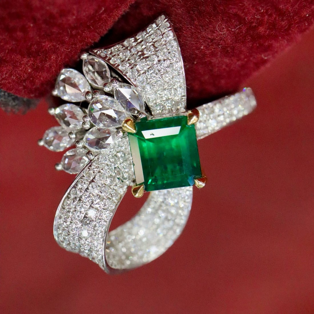 14k Gold 2.31 Ctw Vivid Green Natural Emerald & Diamond Ring - 5