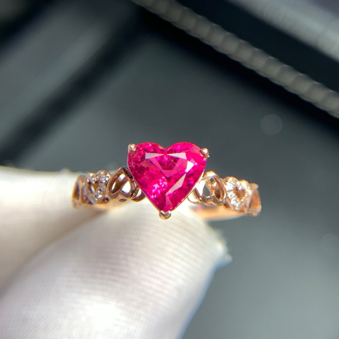 14k Gold 1.5 Ct Natural Tourmaline & Diamond Ring - 6