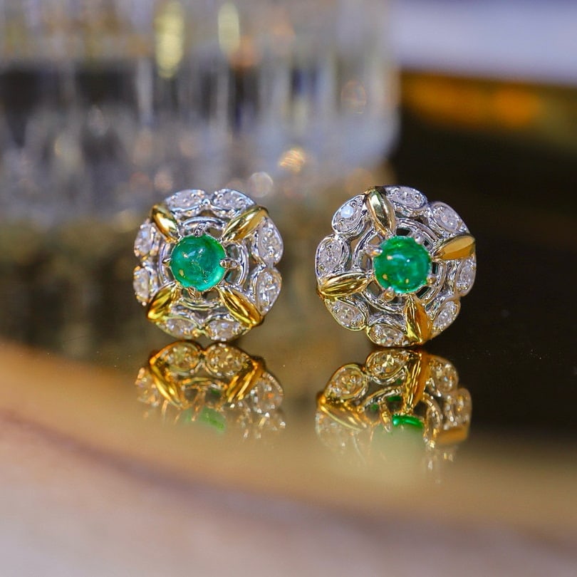 14k Gold 0.27 Ct Vivid Green Natural Emerald & Diamond Earrings - 4